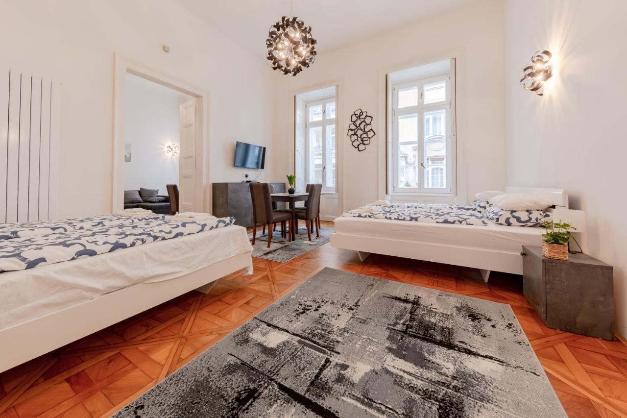 La Fortezza Panzio Budapest Extérieur photo